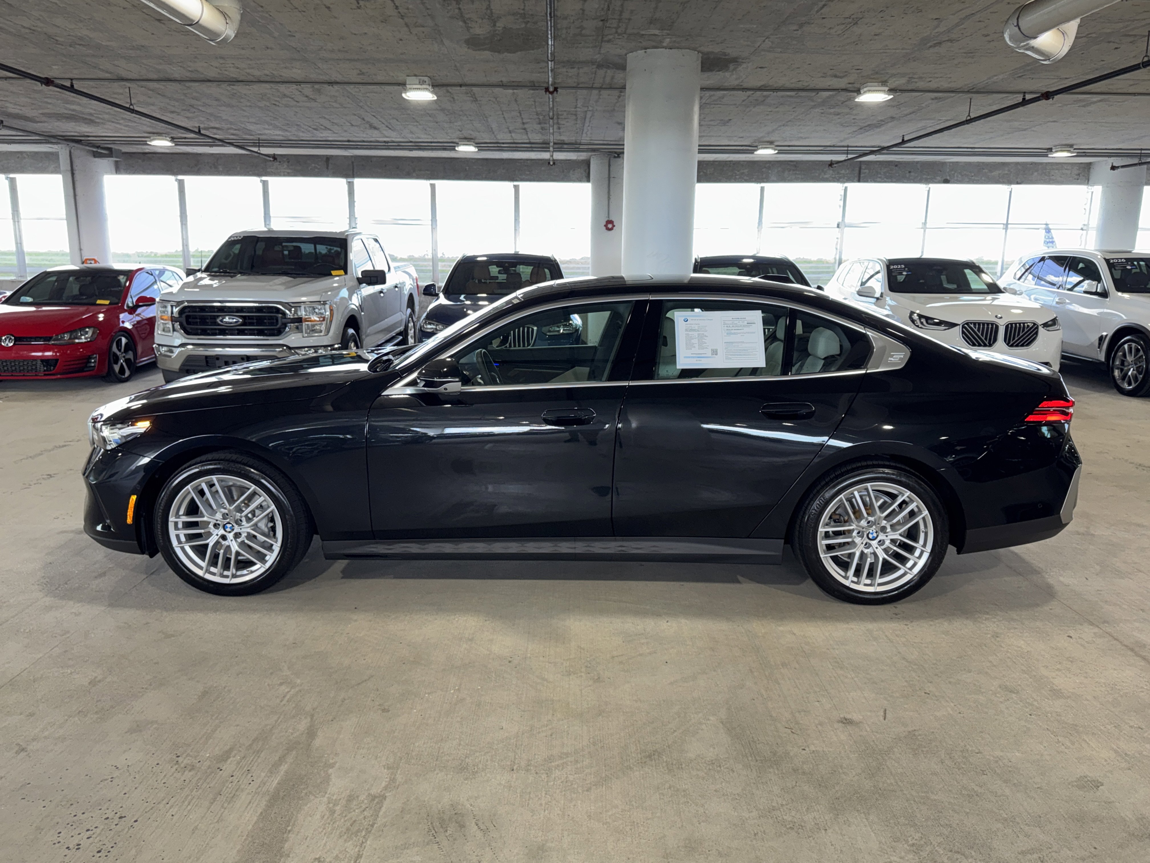 Certified 2025 BMW 530i xDrive w/ Premium Package AWD/4WD image 5