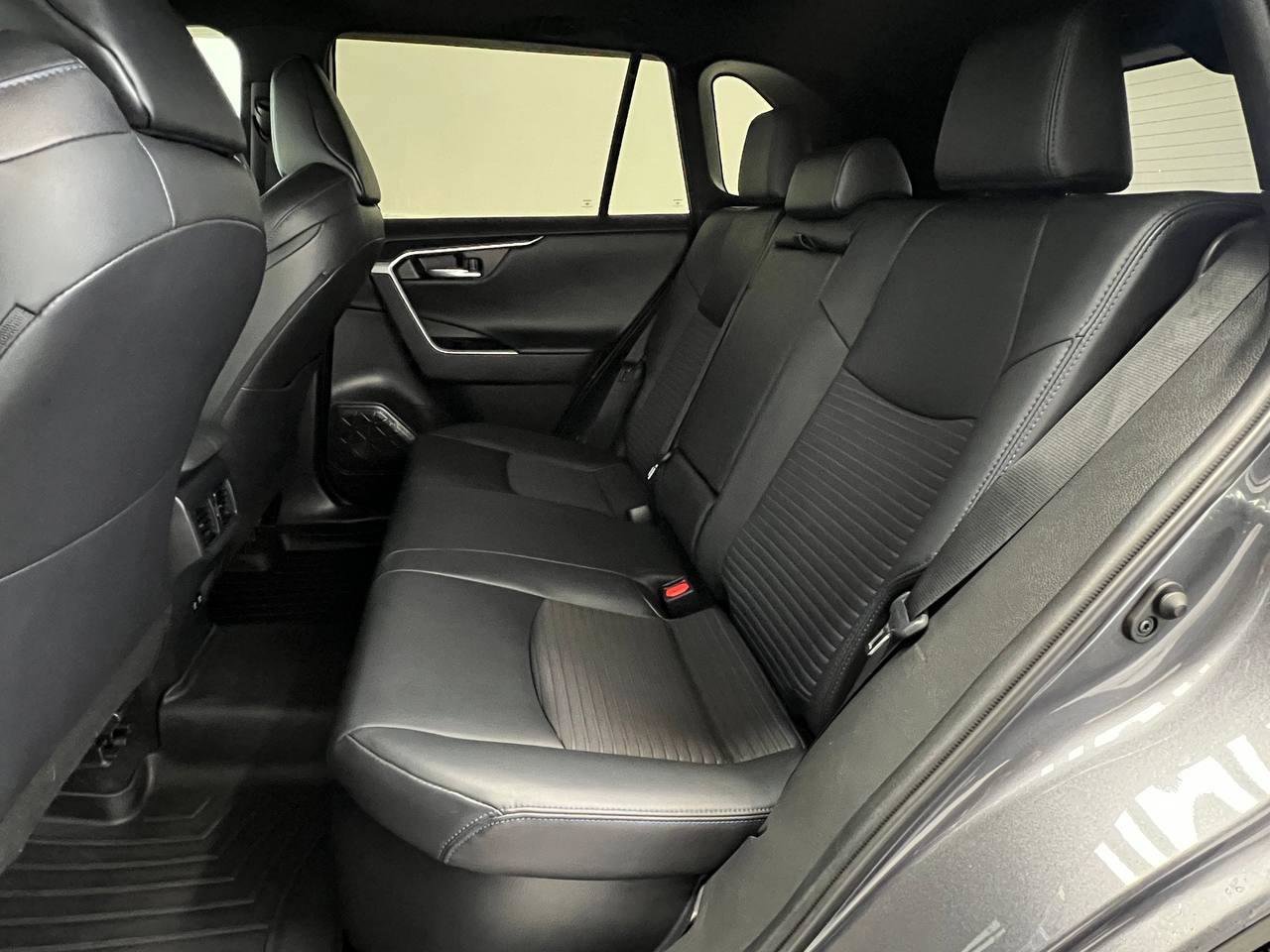 Used 2021 Toyota RAV4 XSE image 10