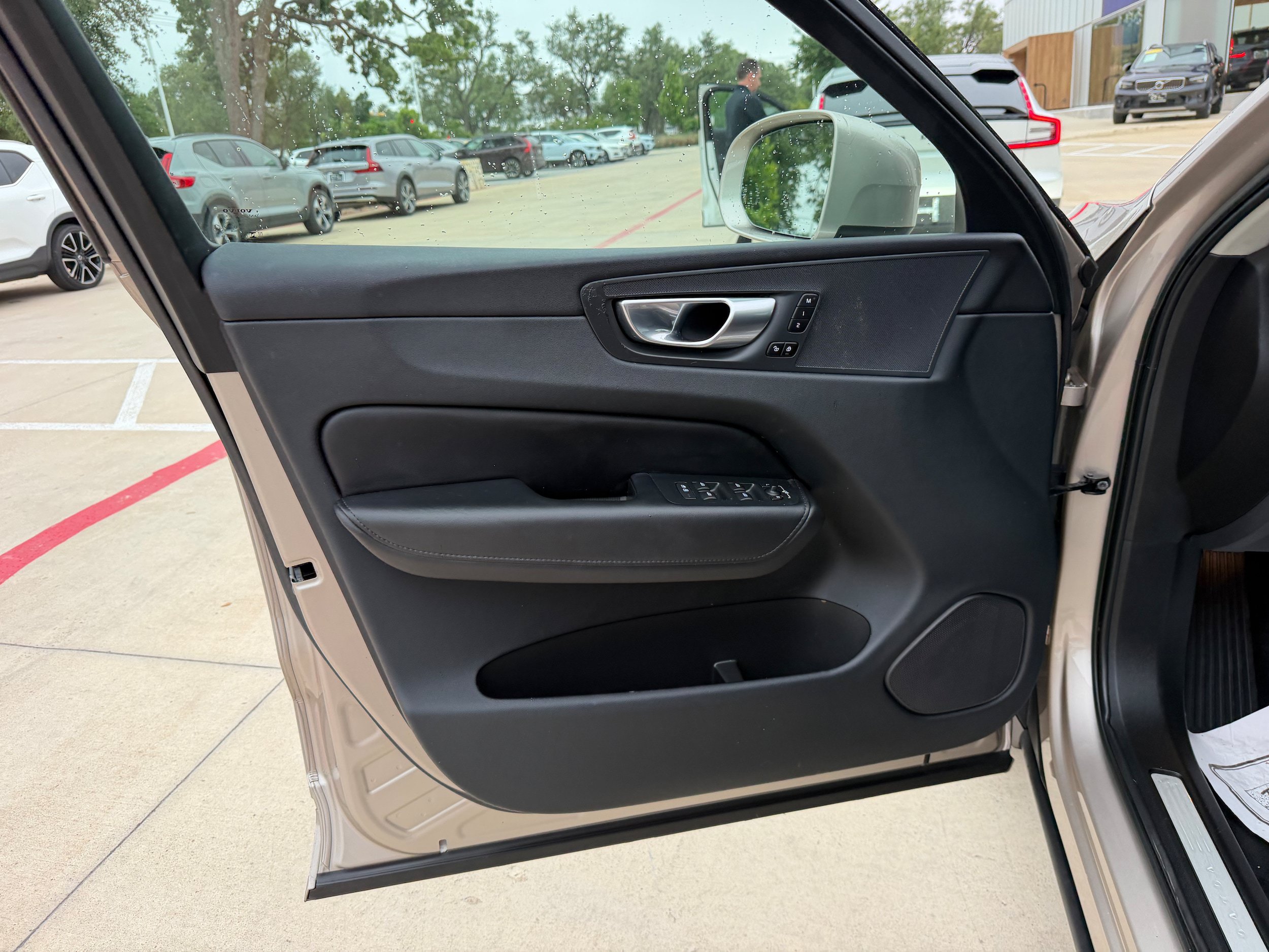 Certified 2023 Volvo XC60 B5 Plus w/ Protection Package Premier FWD image 21