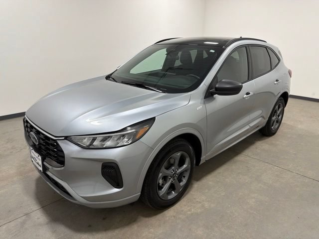 Used 2024 Ford Escape ST-Line w/ Tech Pack #1 AWD/4WD image 7