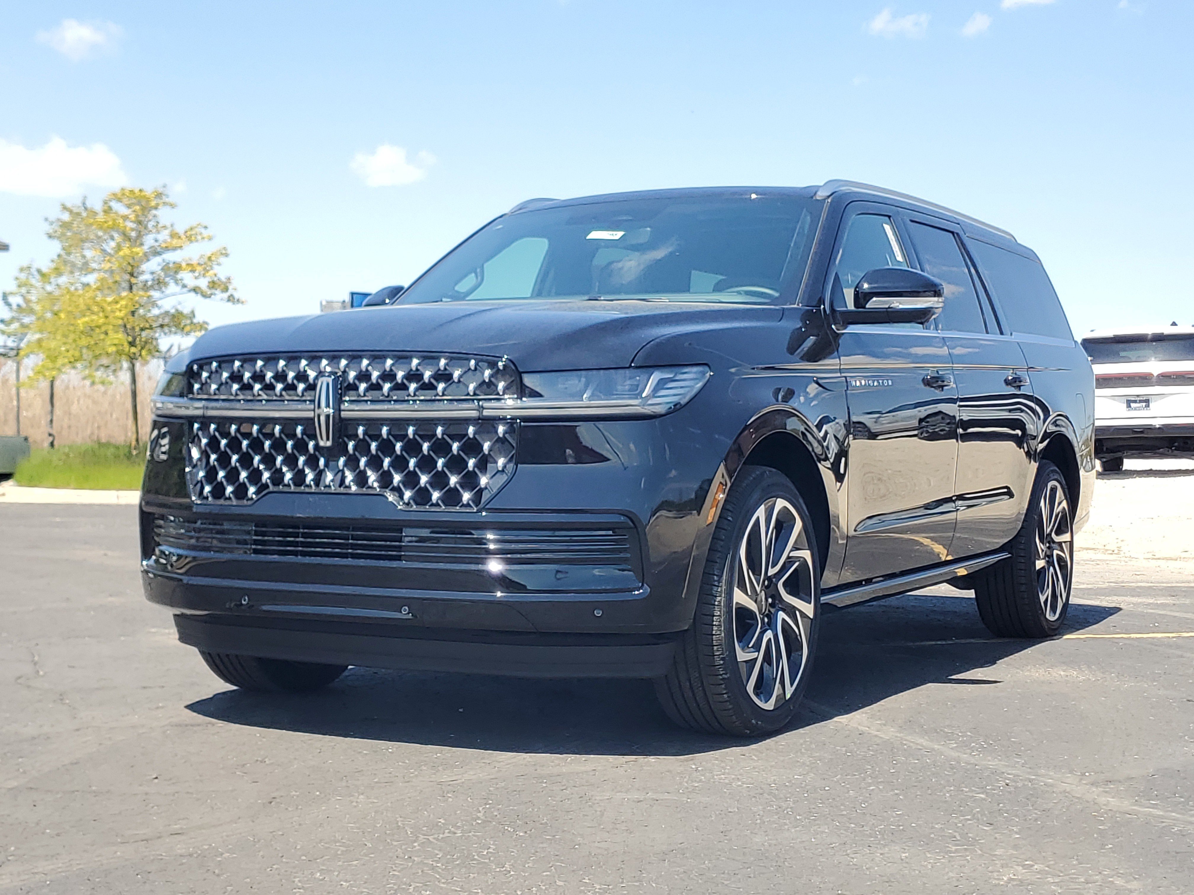 New 2026 Lincoln Navigator L Black Label AWD/4WD video 2