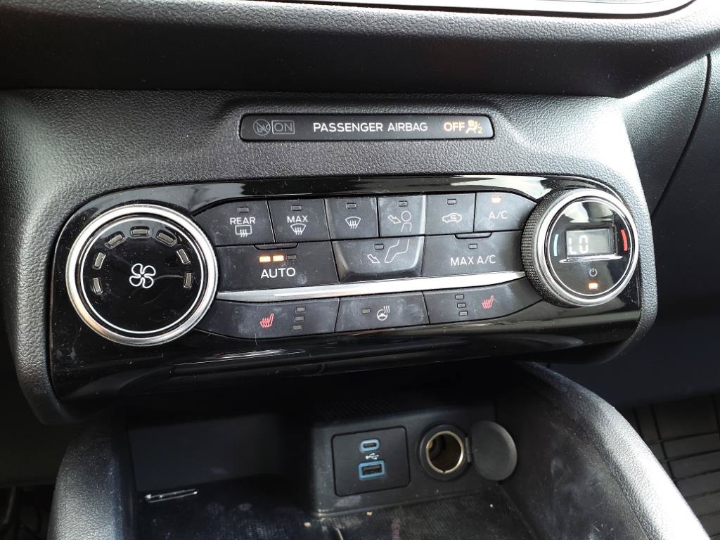Used 2021 Ford Escape SE w/ Cold Weather Package AWD/4WD image 16