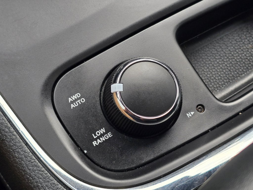 Used 2015 Dodge Durango R/T w/ Technology Group AWD/4WD image 10