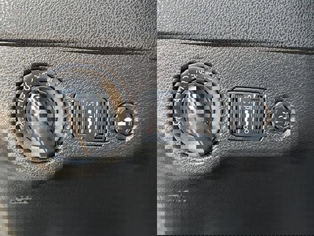 Used 2023 Dodge Charger SXT RWD image 21