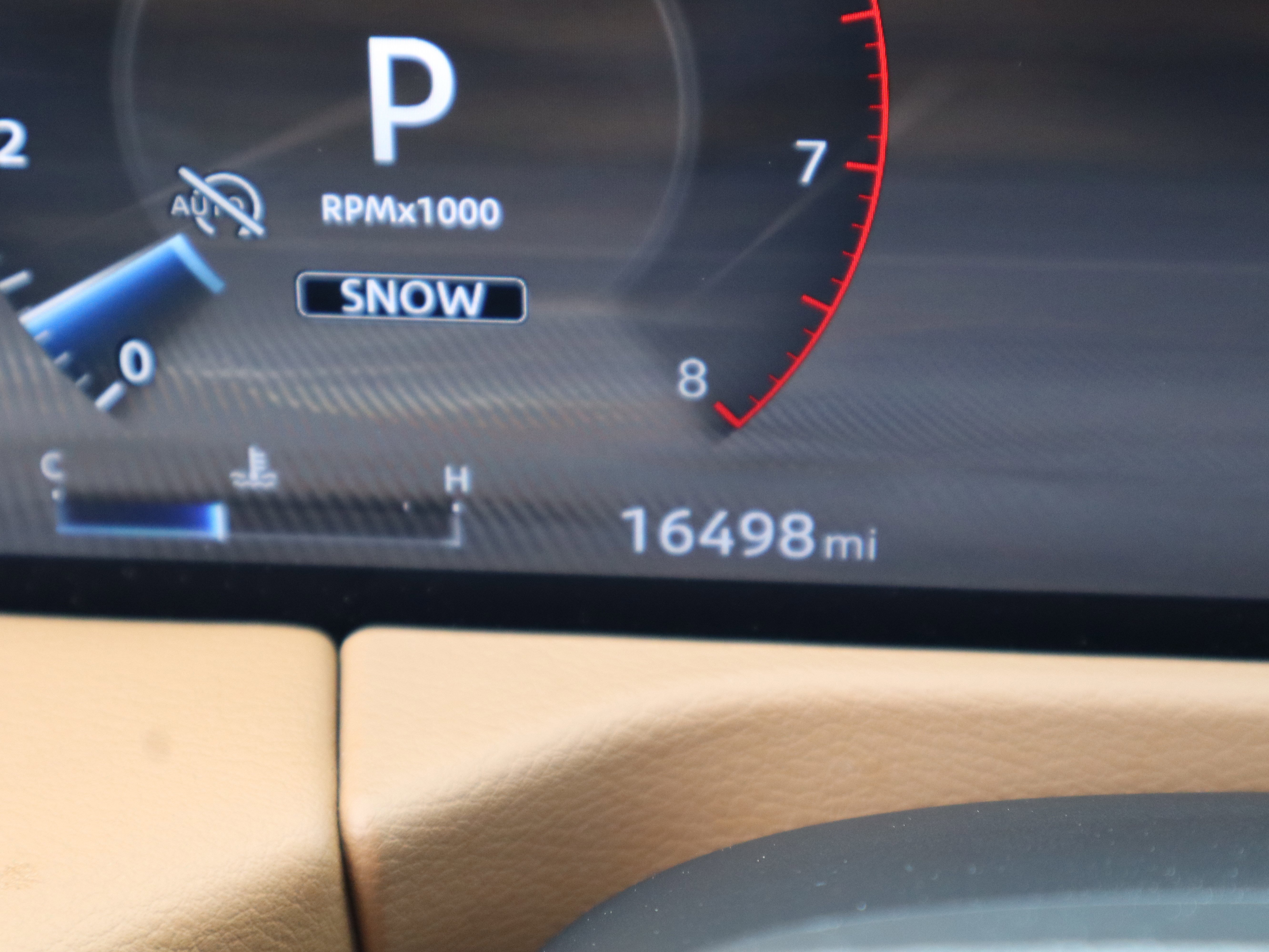 Used 2025 Nissan Armada SL w/ Captain's Chari Seat Package image 28