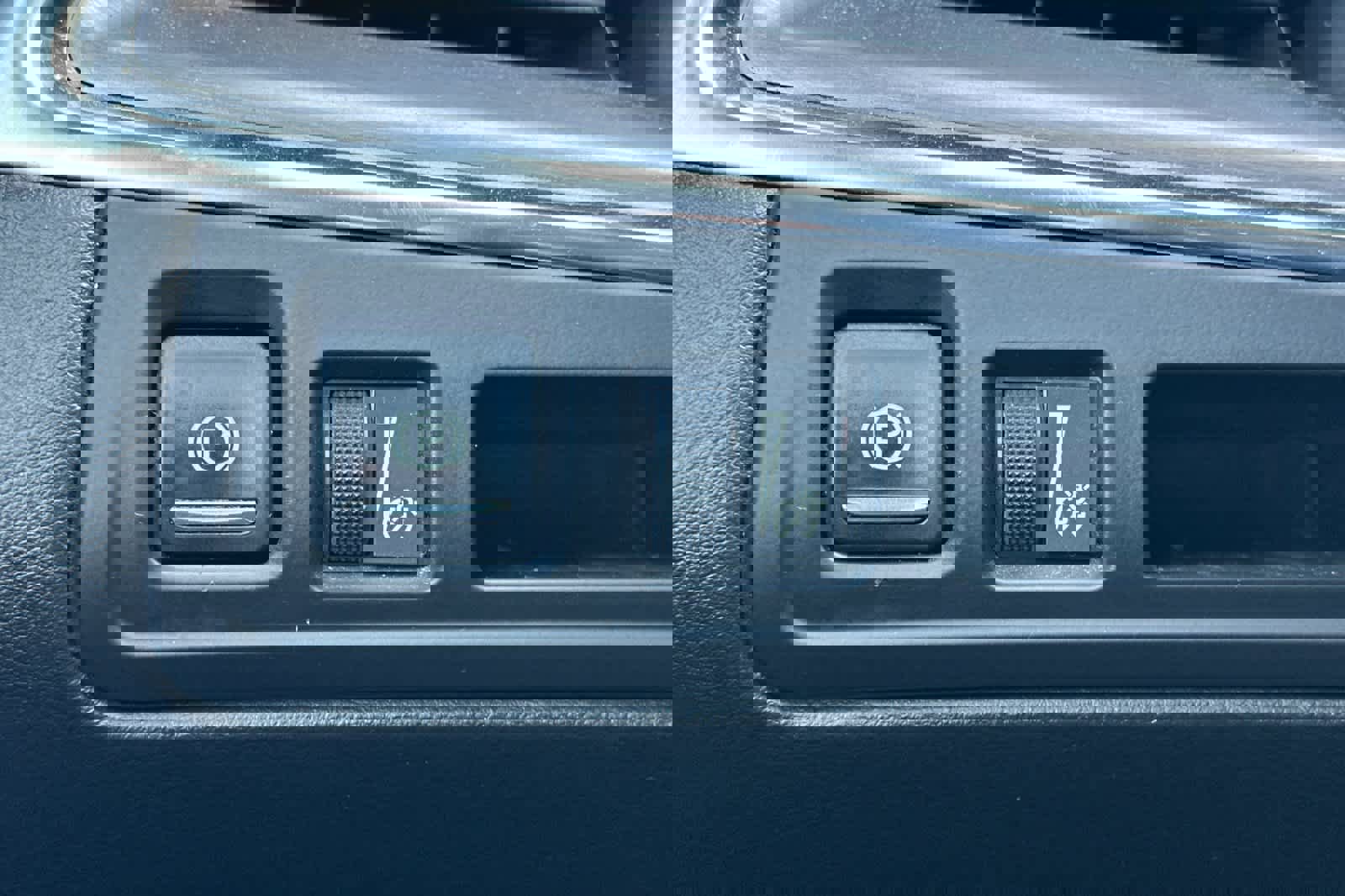 Used 2017 Cadillac XT5 Premium Luxury w/ Driver Assist Package image 30