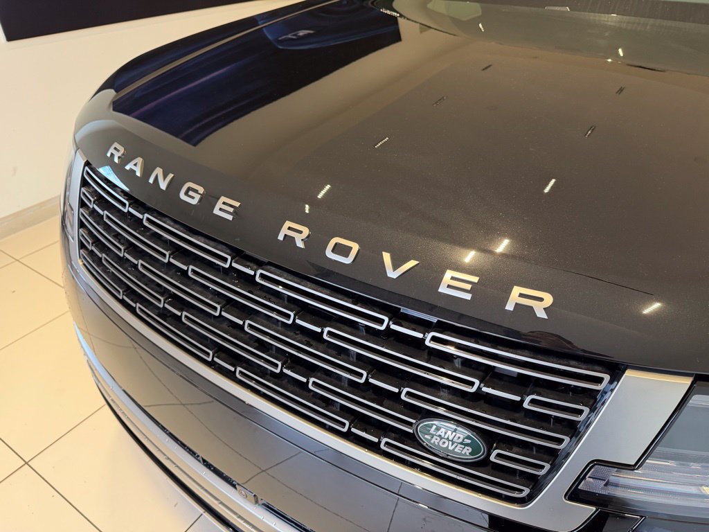 New 2025 Land Rover Range Rover SE AWD/4WD image 6