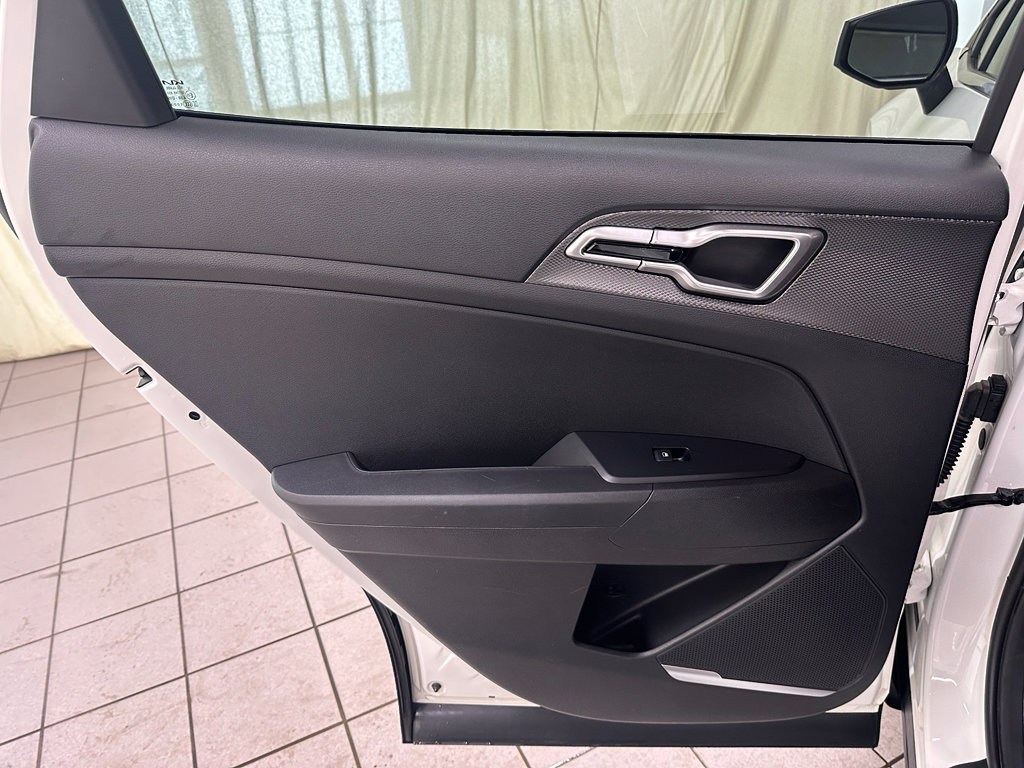 Used 2024 Kia Sportage LX image 33