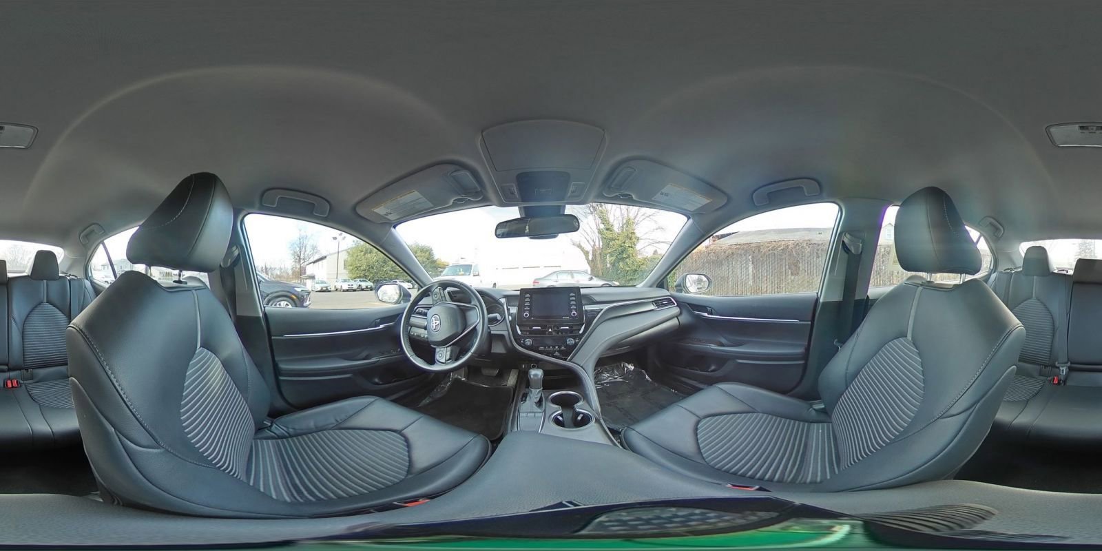Used 2024 Toyota Camry SE image 41