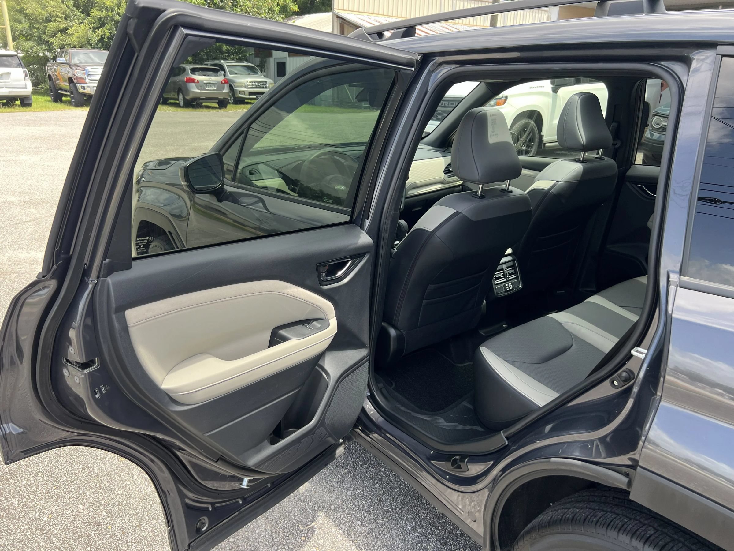 Used 2025 Subaru Forester Limited AWD/4WD image 13