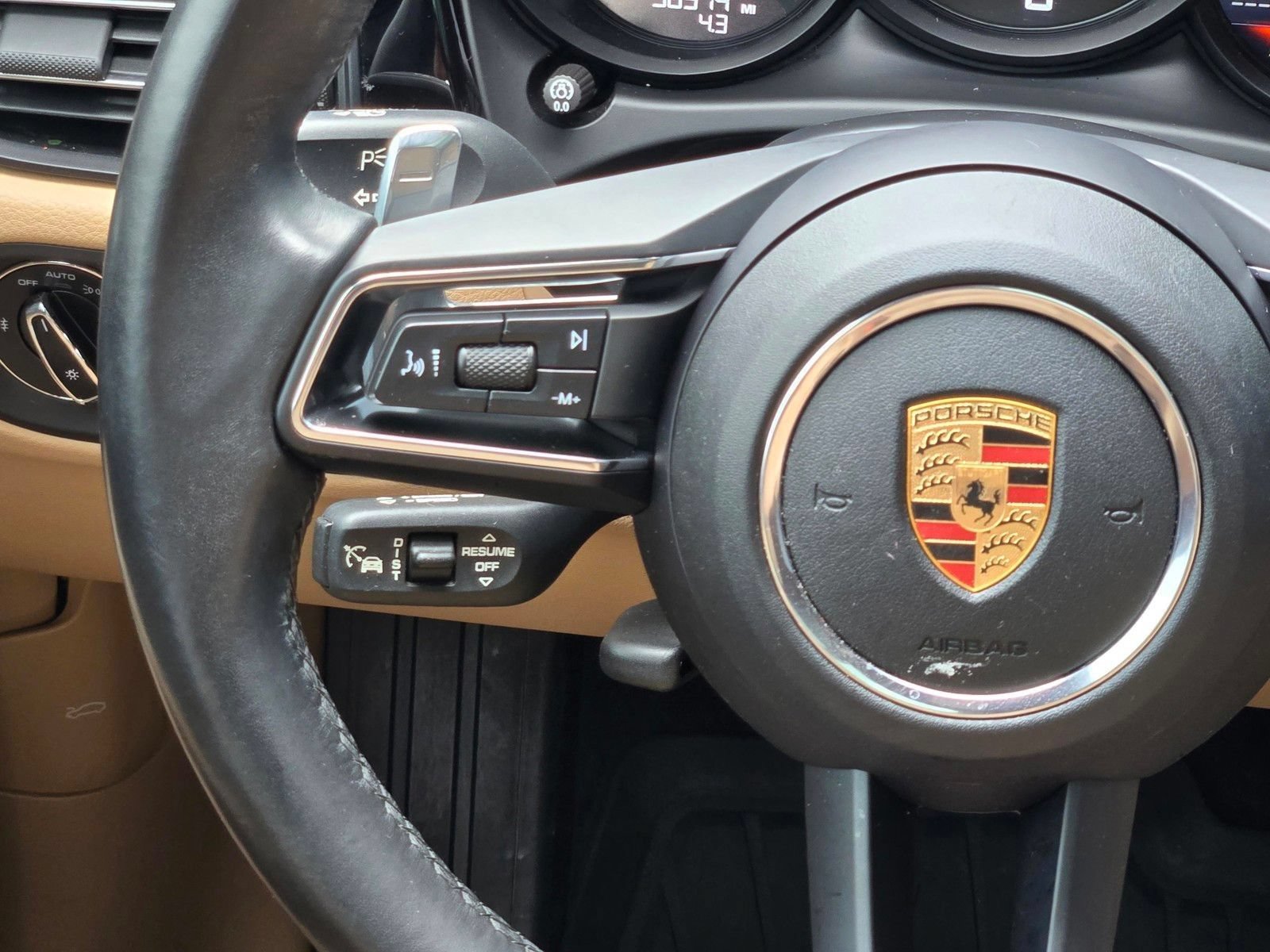 Certified 2024 Porsche Macan S AWD/4WD image 17