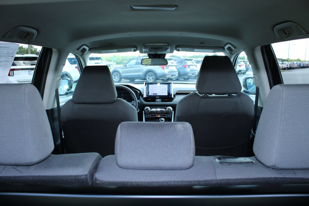 Used 2023 Toyota RAV4 XLE AWD/4WD image 11