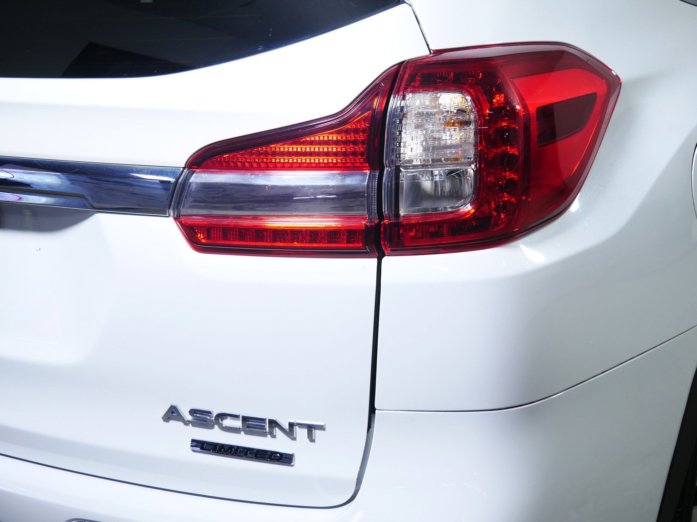 Used 2022 Subaru Ascent Limited w/ Technology Package AWD/4WD image 17