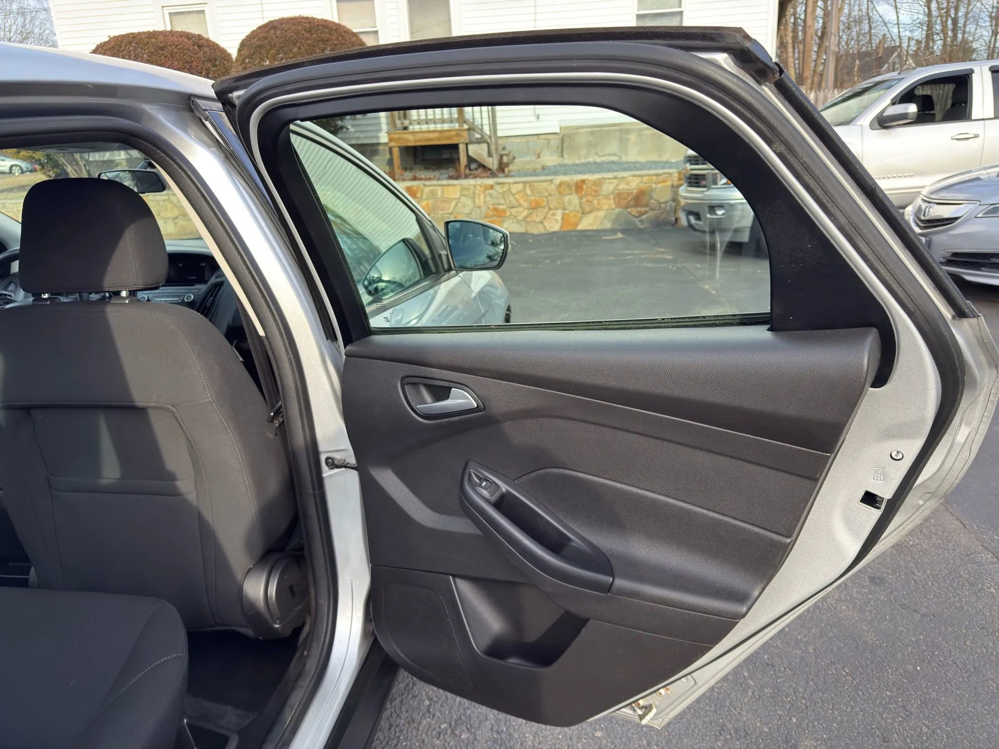 Used 2017 Ford Focus SE image 17