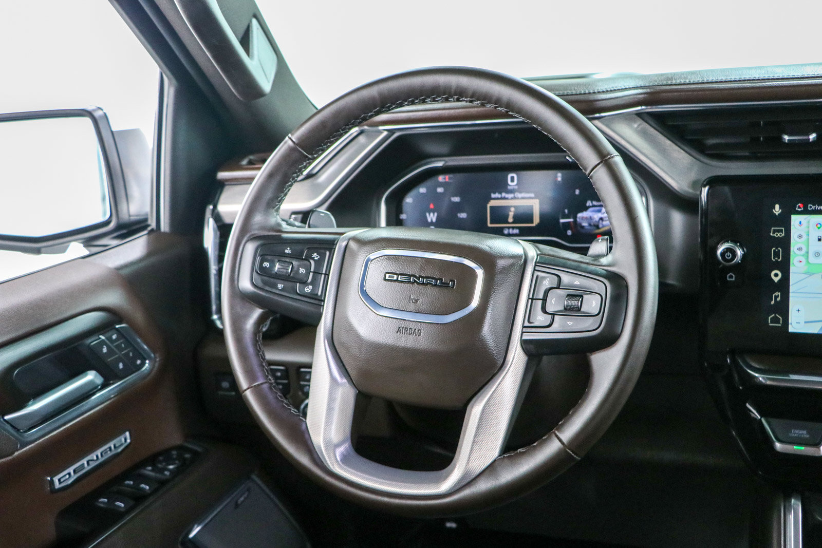 Used 2025 GMC Sierra 1500 Denali AWD/4WD image 13