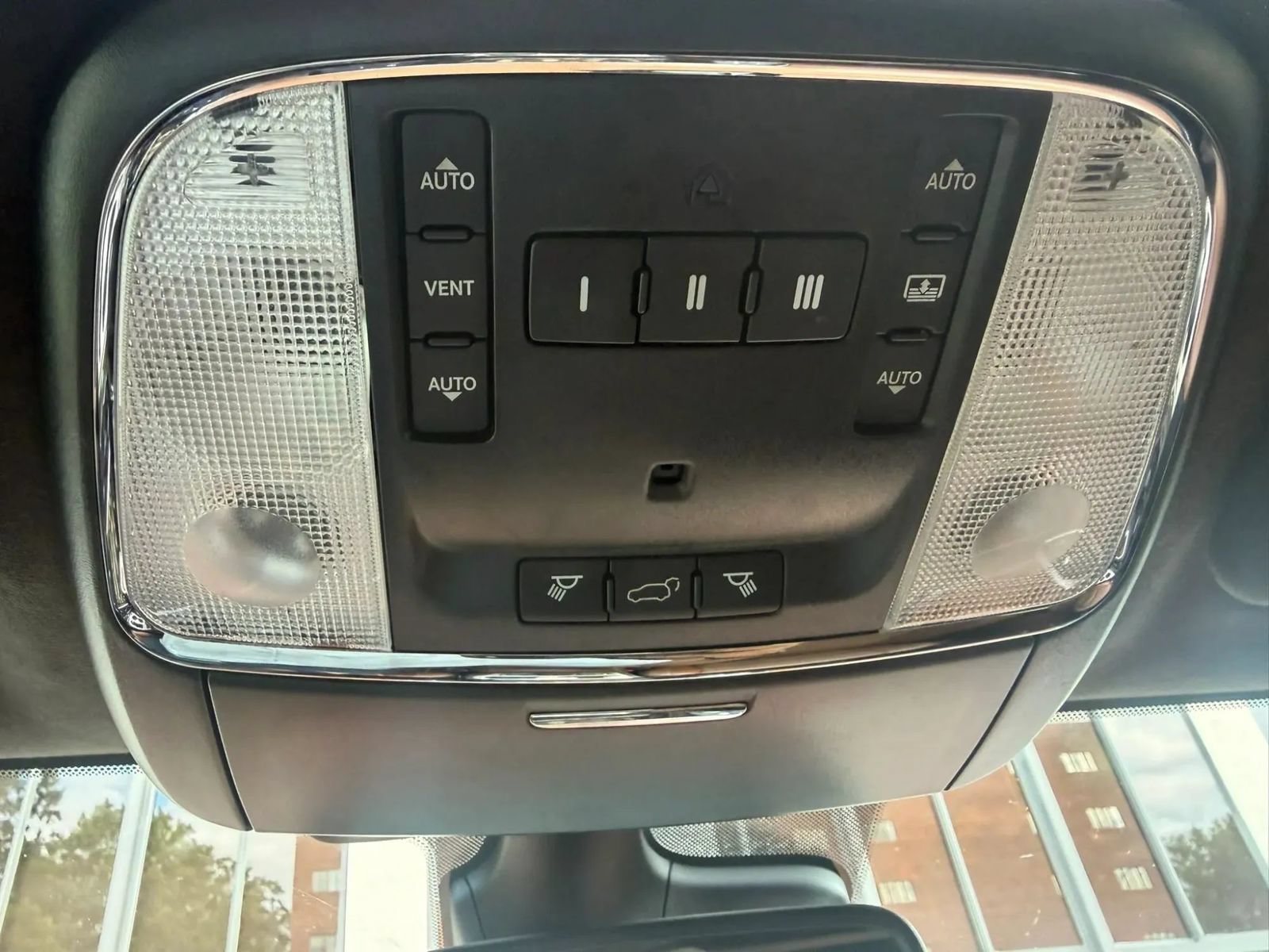 Used 2017 Jeep Grand Cherokee Summit AWD/4WD image 28