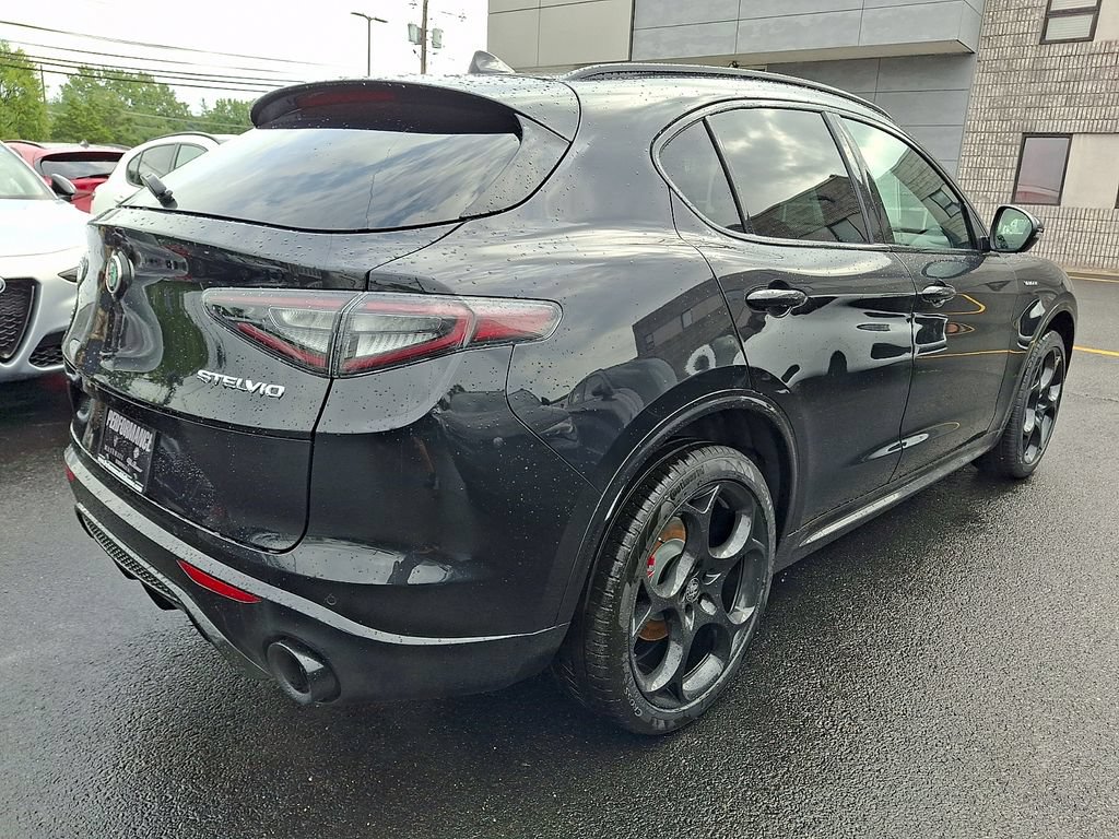 New 2026 Alfa Romeo Stelvio Sprint AWD/4WD image 3