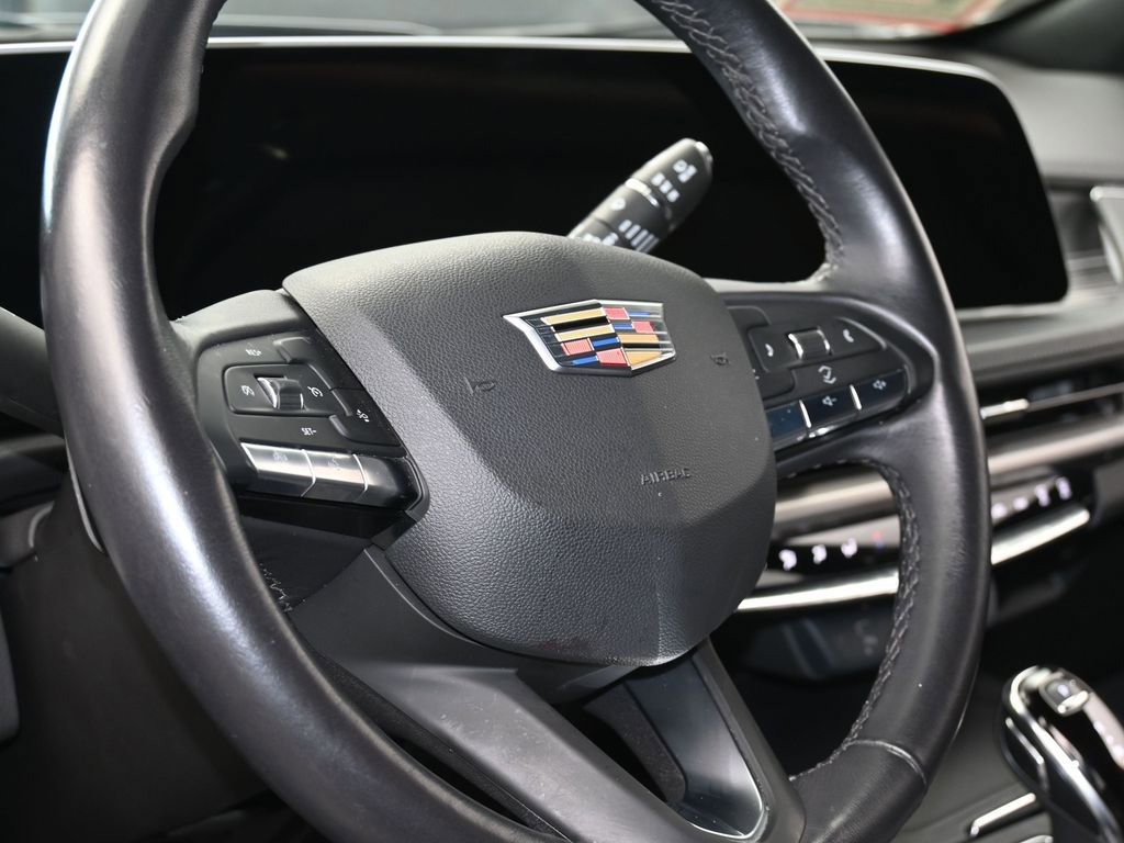 Used 2024 Cadillac XT4 Premium Luxury image 13