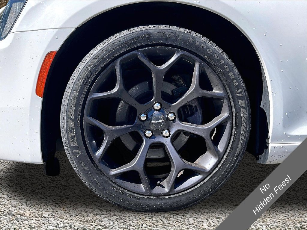 Used 2019 Chrysler 300 S RWD image 8