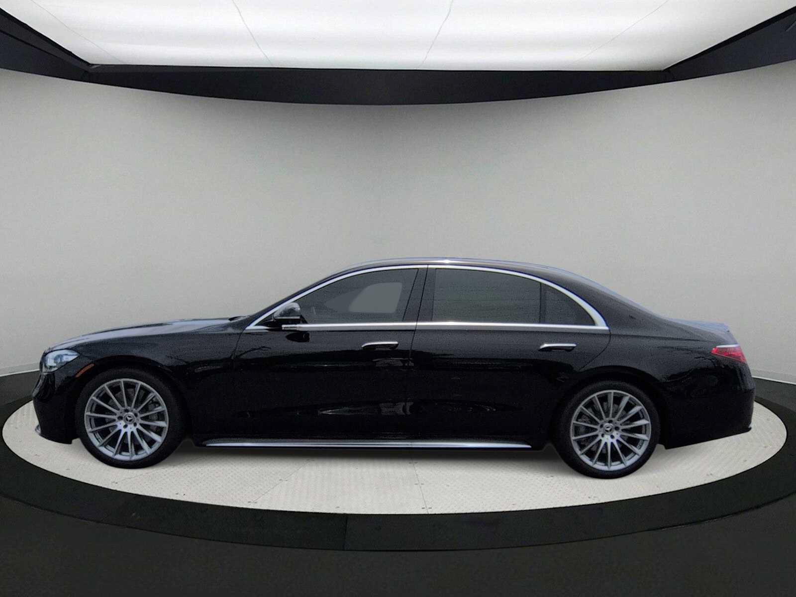 Used 2023 Mercedes-Benz S 580 4MATIC Sedan image 5