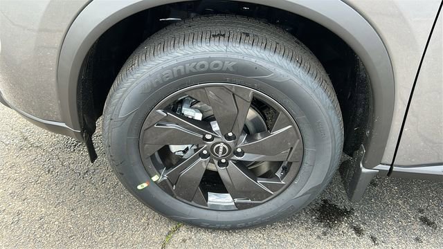 New 2026 Nissan Rogue SV image 8