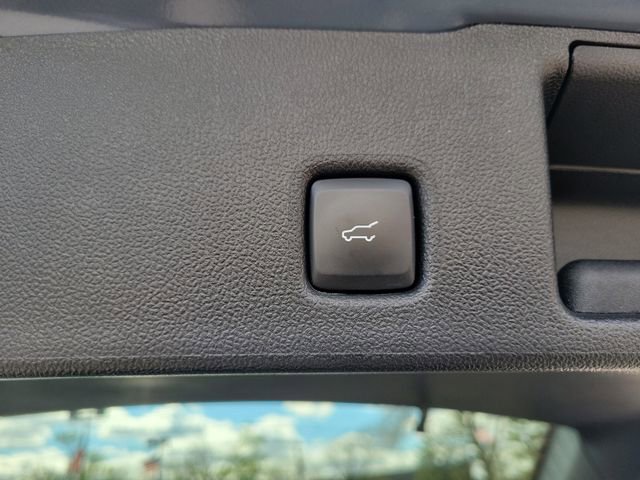 Certified 2024 Ford Escape Platinum w/ Premium Technology Package AWD/4WD image 9