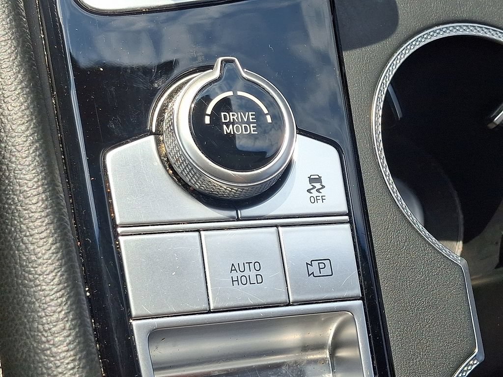 Used 2025 Genesis G70 2.5T RWD image 25