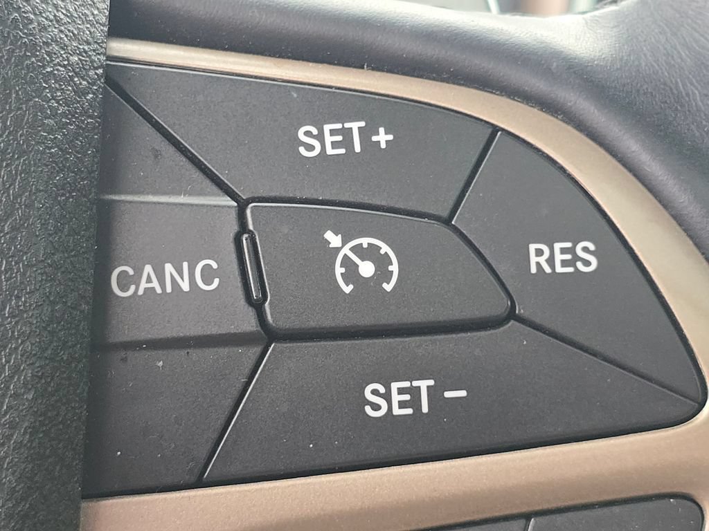 Used 2016 Jeep Grand Cherokee Limited 75th Anniversary AWD/4WD image 32