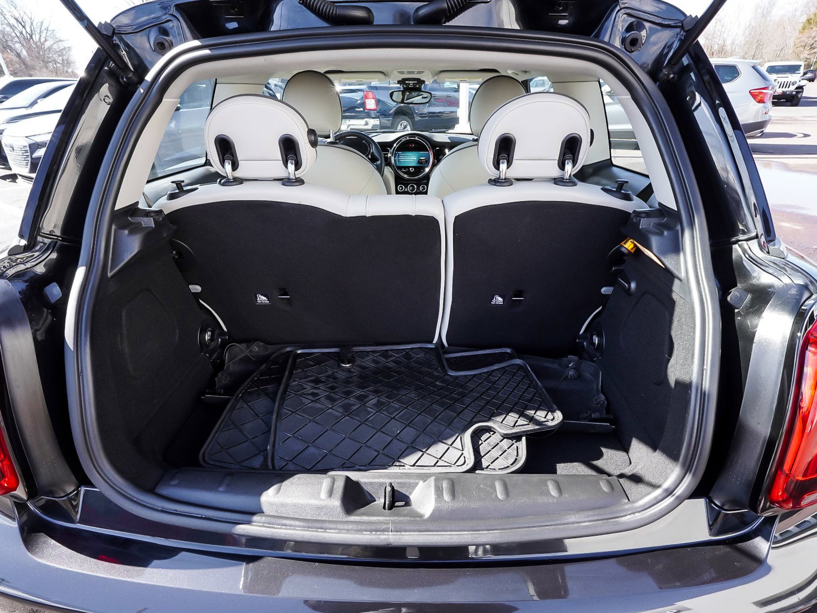 Used 2023 MINI Cooper SE image 39