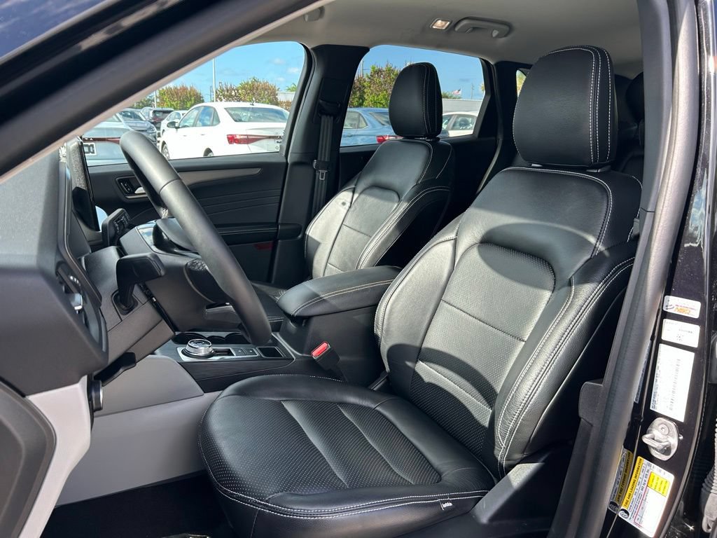 New 2023 Ford Escape SE FWD image 18