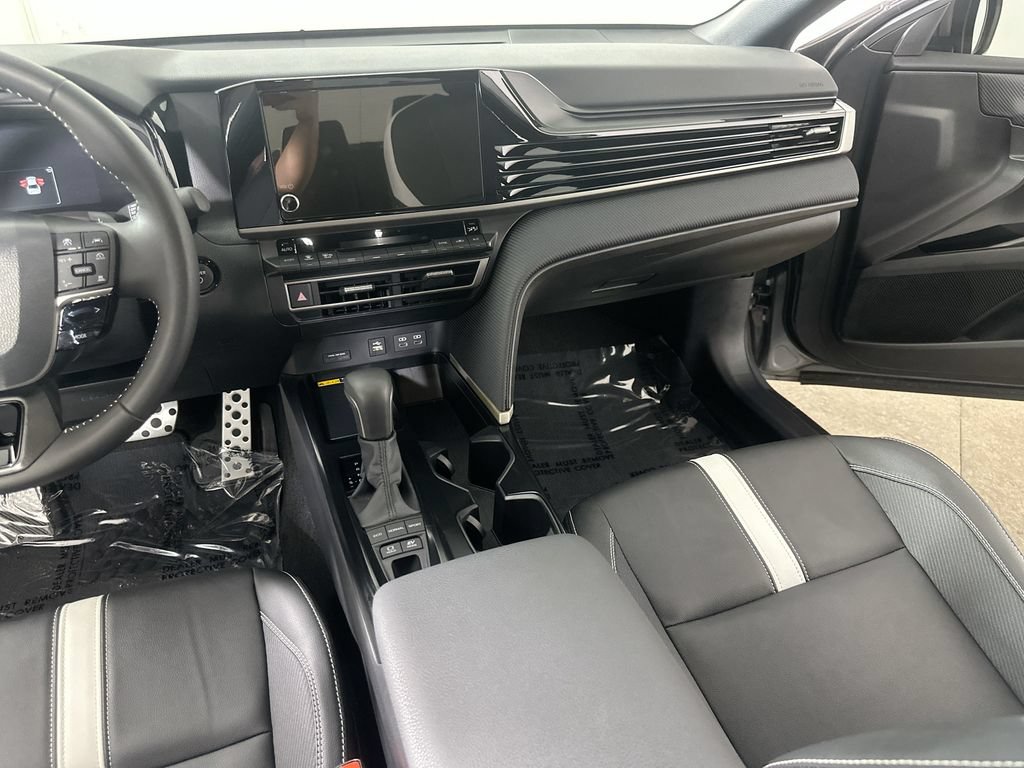 Used 2025 Toyota Camry SE FWD image 19