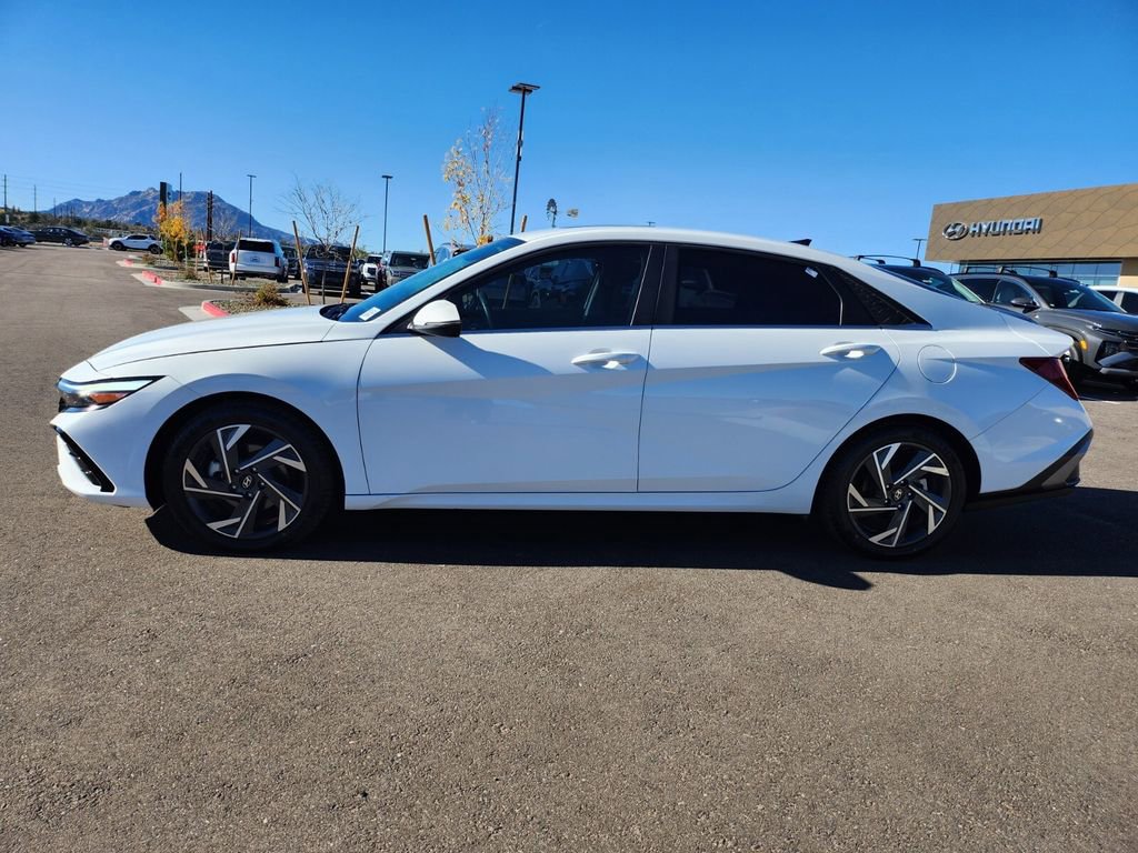 Certified 2024 Hyundai Elantra Limited image 7