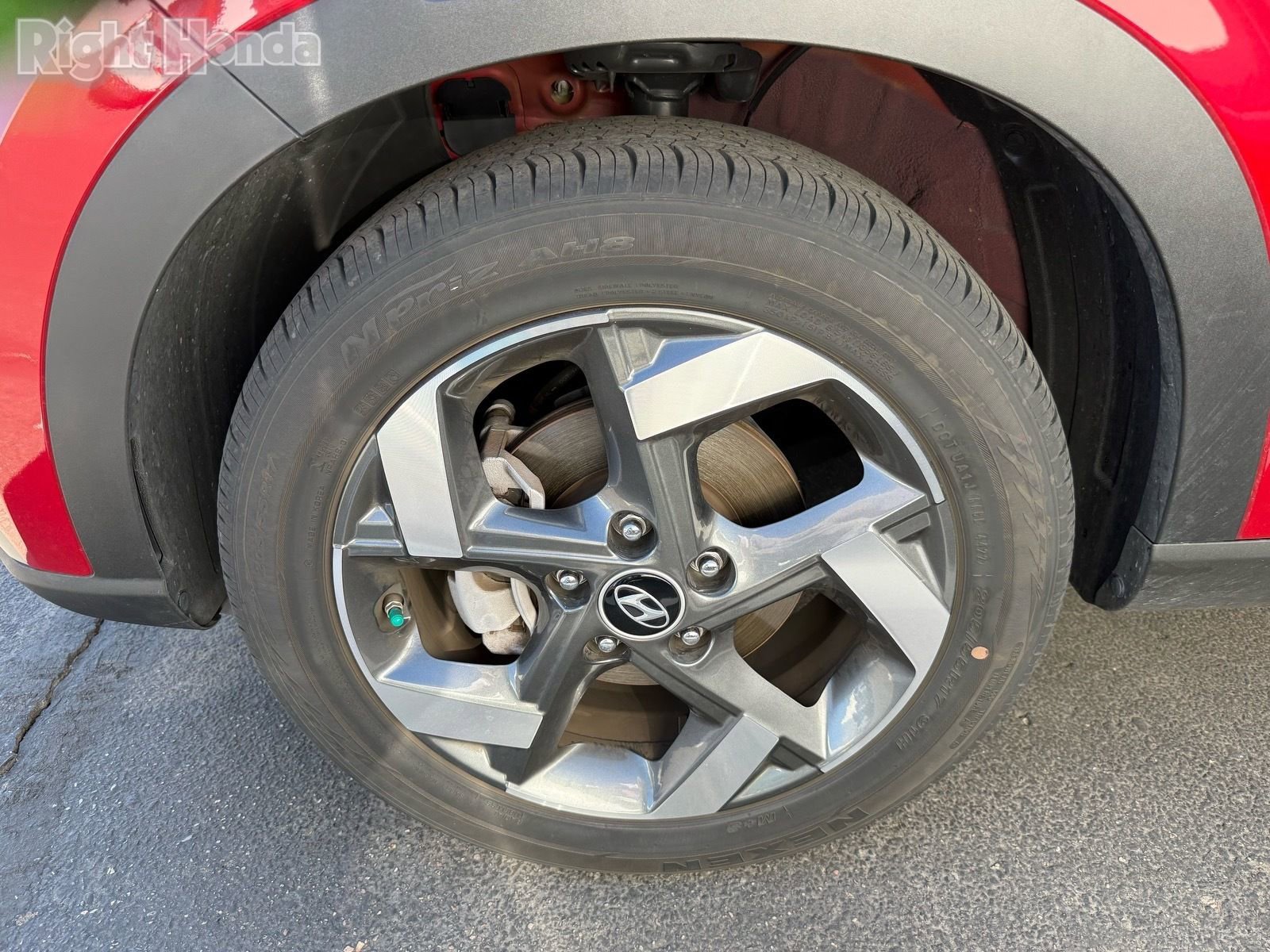 Used 2023 Hyundai Venue Limited image 7