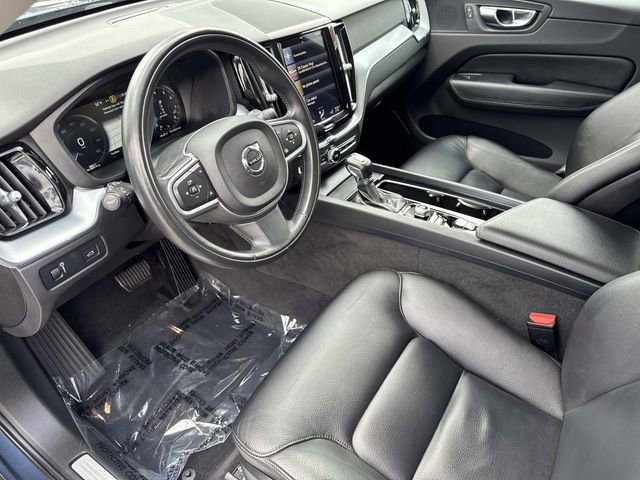 Used 2018 Volvo XC60 T6 Momentum w/ Convenience Package image 21