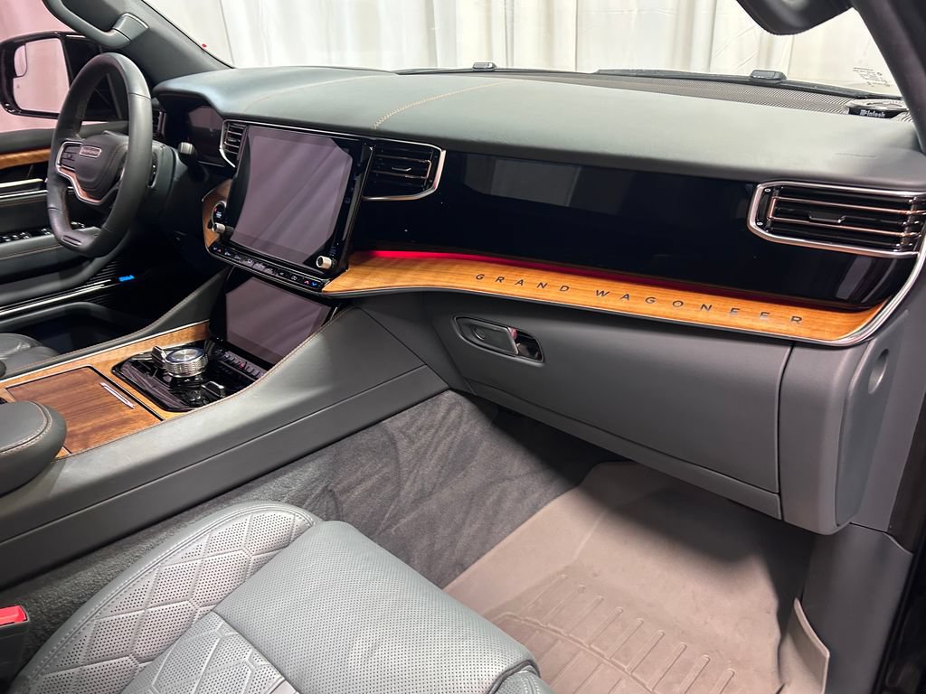 Used 2024 Jeep Grand Wagoneer Series III AWD/4WD image 25