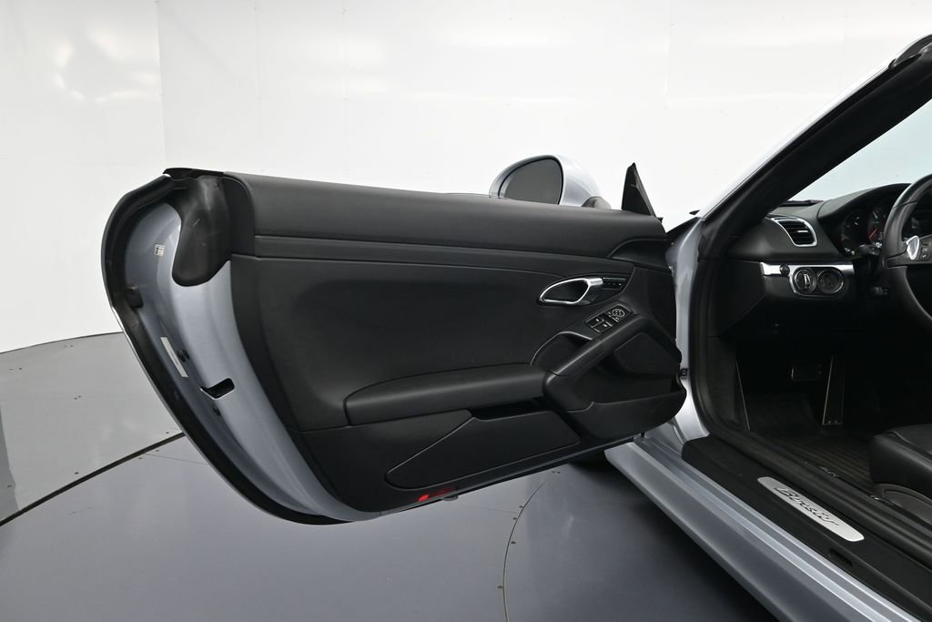Certified 2016 Porsche Boxster RWD image 12