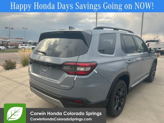 New 2025 Honda Pilot Touring image 11