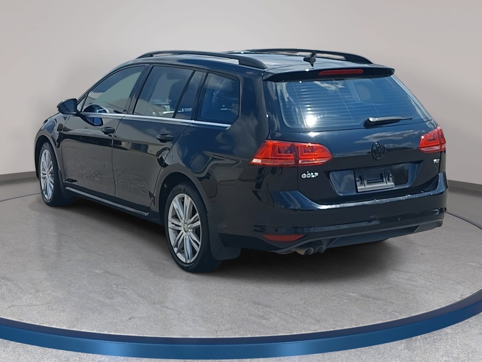 Used 2015 Volkswagen Golf TDI SE FWD image 7