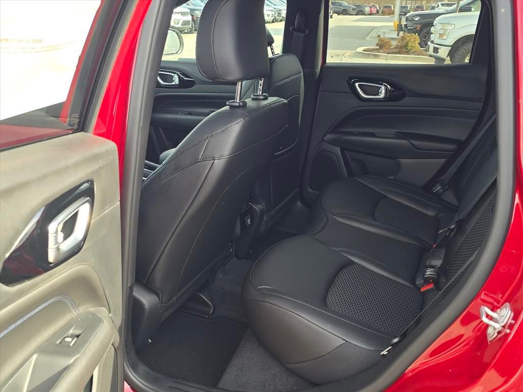 New 2026 Jeep Compass Latitude image 5