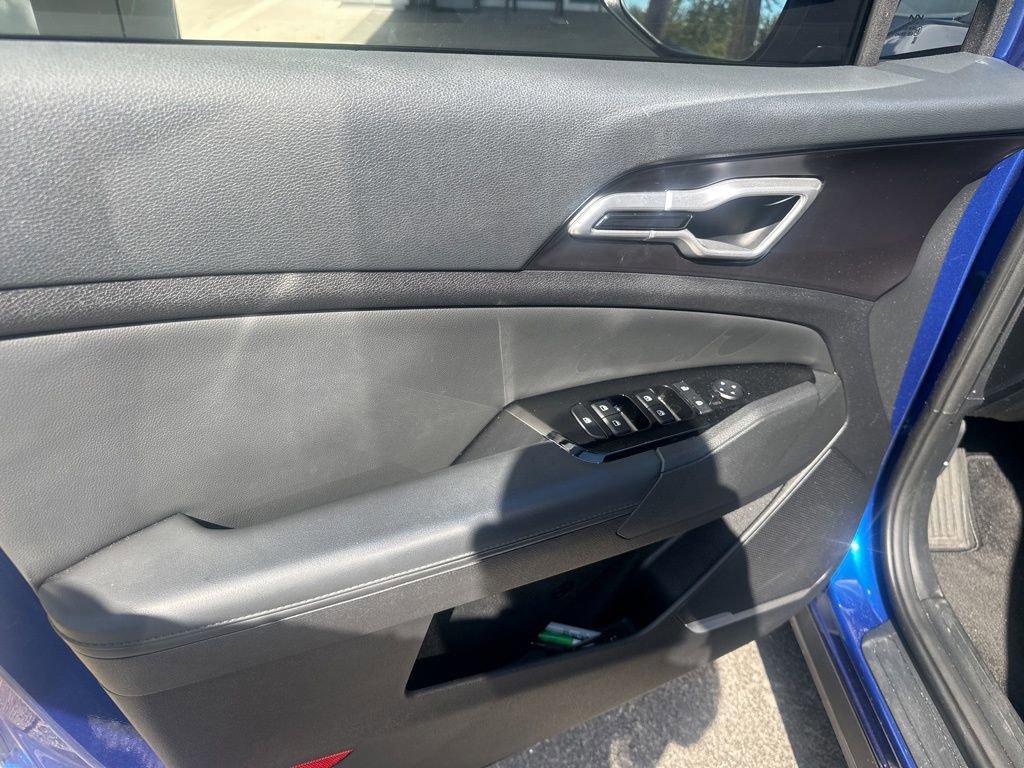 Certified 2023 Kia Sportage EX image 4