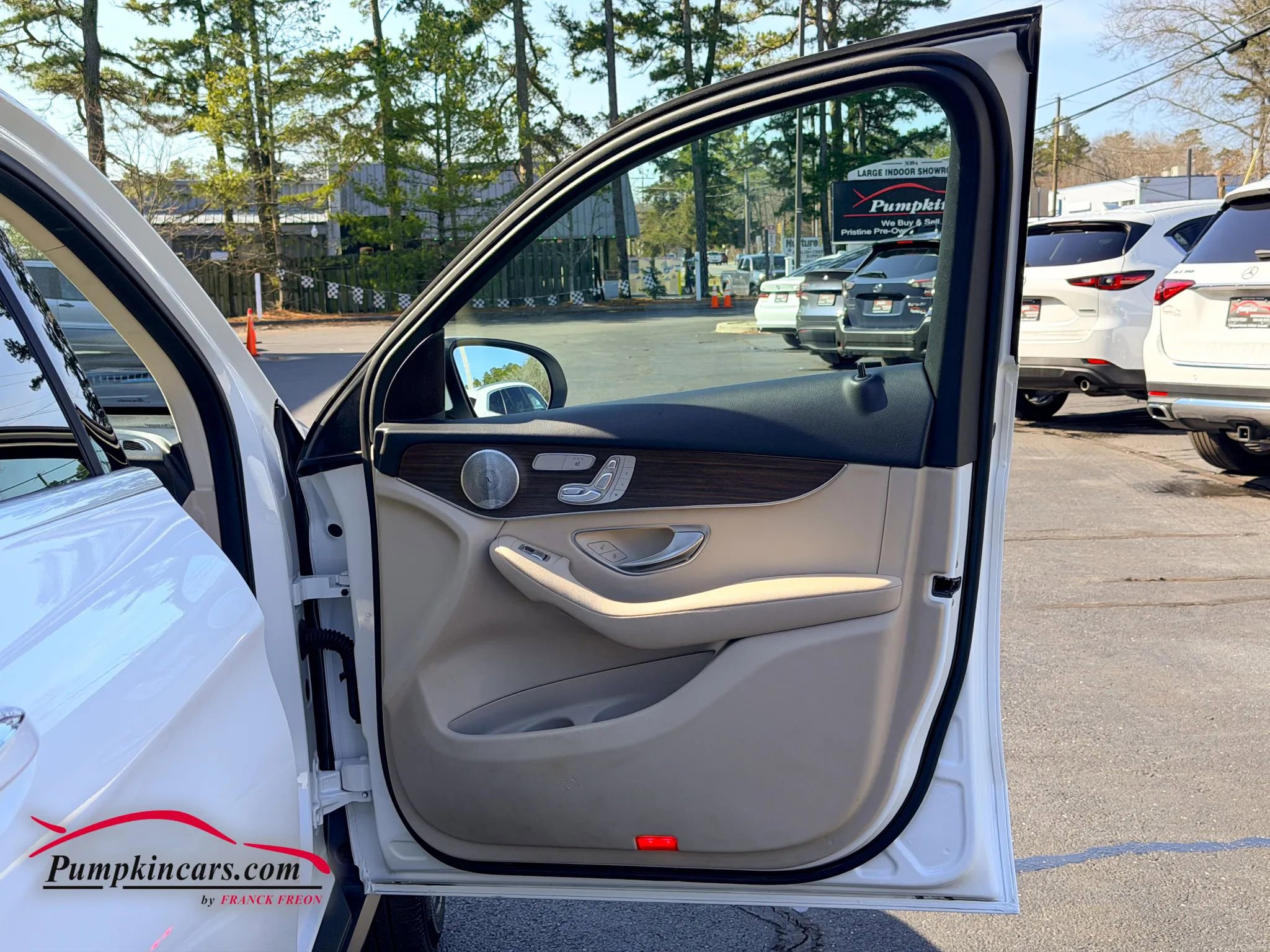 Used 2020 Mercedes-Benz GLC 300 4MATIC image 19