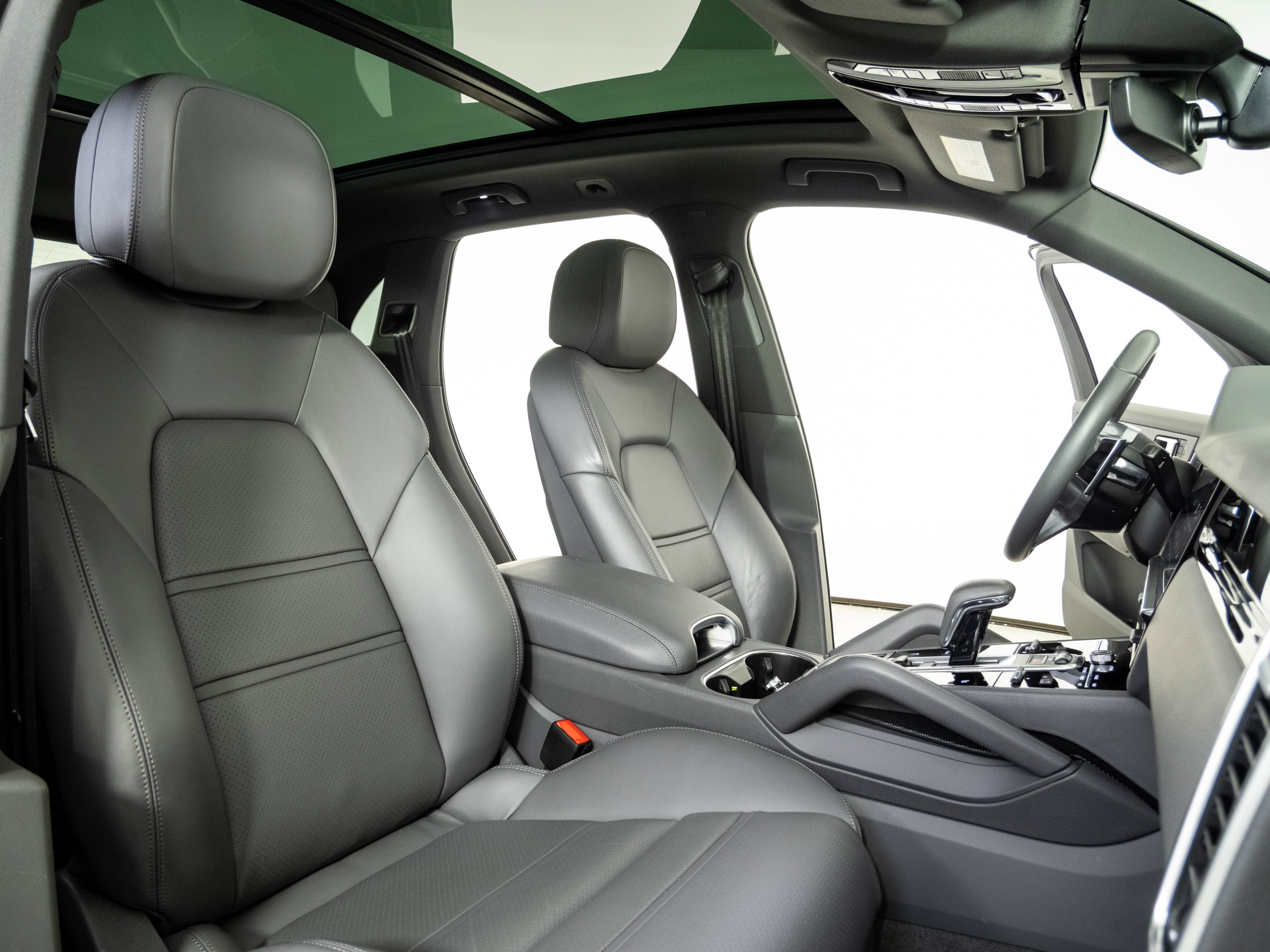 Certified 2023 Porsche Cayenne AWD/4WD image 23