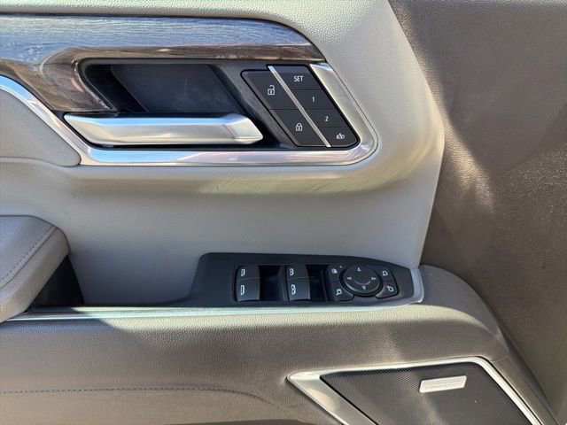 Used 2025 Chevrolet Silverado 1500 LTZ image 12