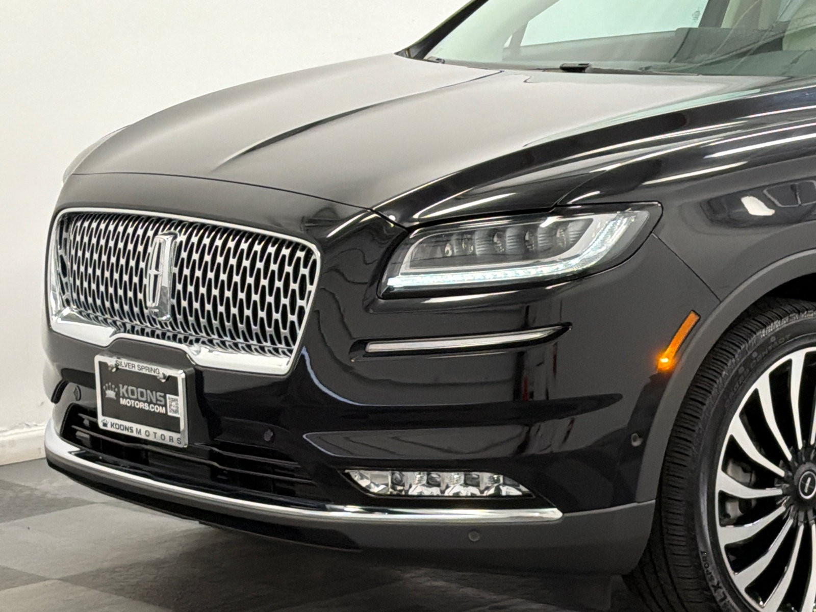 Certified 2023 Lincoln Nautilus Black Label w/ Class II Trailer Tow Package AWD/4WD image 2