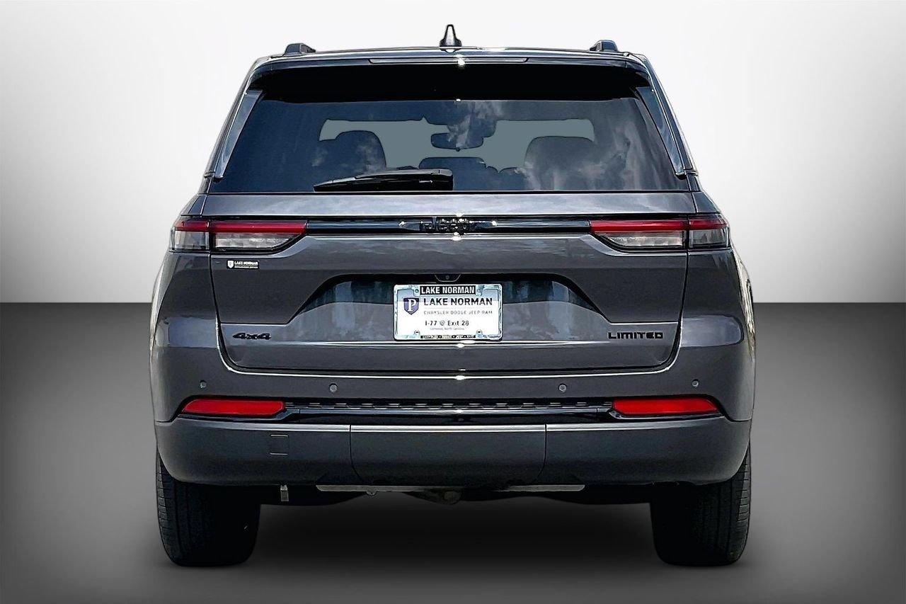 Certified 2023 Jeep Grand Cherokee Limited w/ Black Appearance Package AWD/4WD image 7