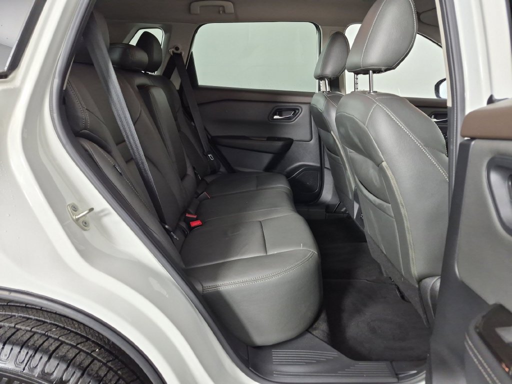 Used 2023 Nissan Rogue SV AWD/4WD image 33