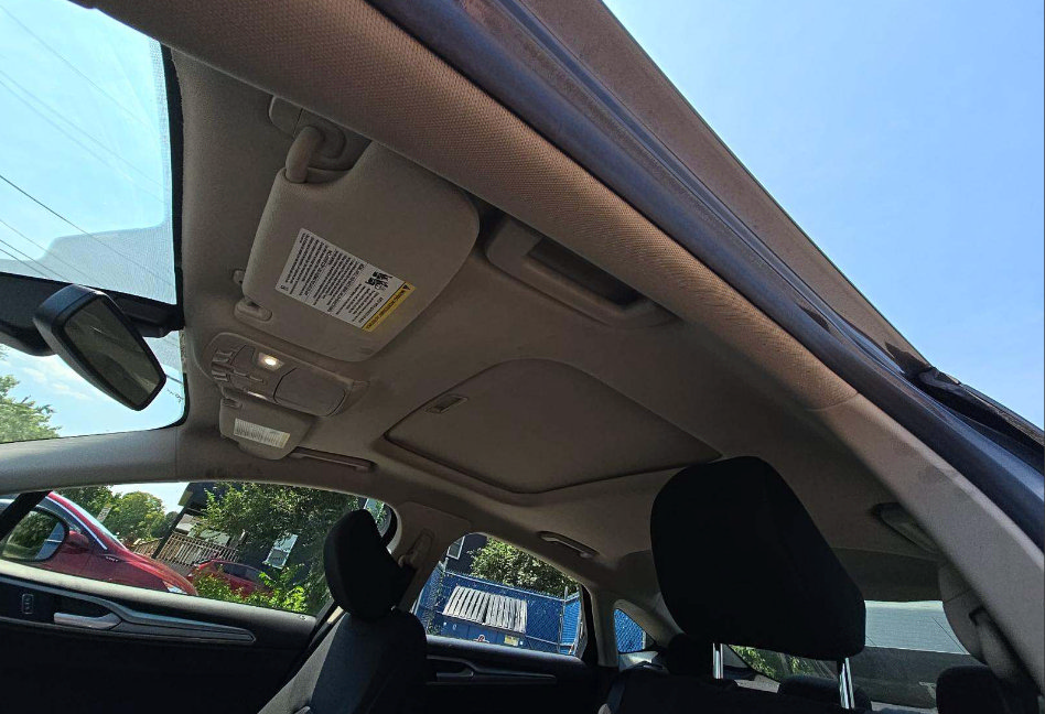 Used 2020 Ford Fusion SE AWD/4WD image 5