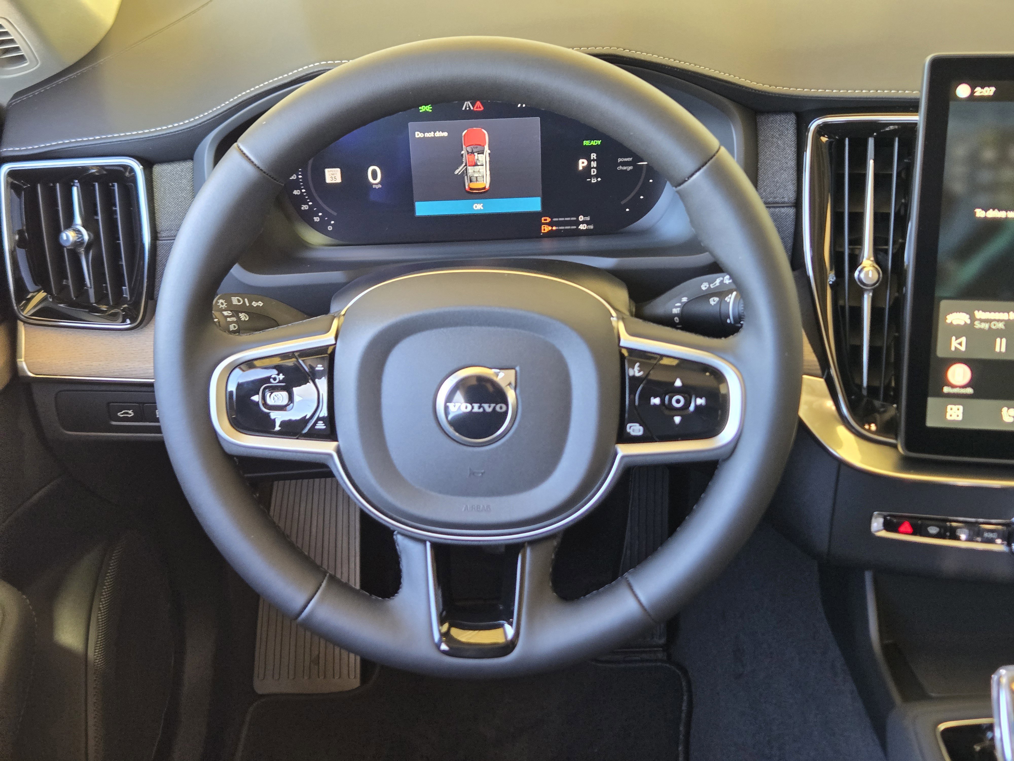 New 2026 Volvo XC90 T8 Plus w/ Protection Package Premier image 23