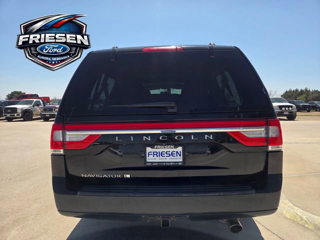 Used 2017 Lincoln Navigator L Select AWD/4WD image 6