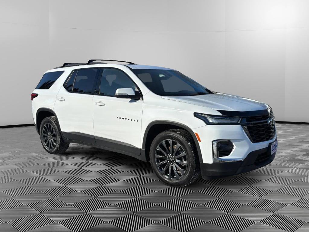 Used 2023 Chevrolet Traverse RS w/ LPO, Floor Liner Package image 2